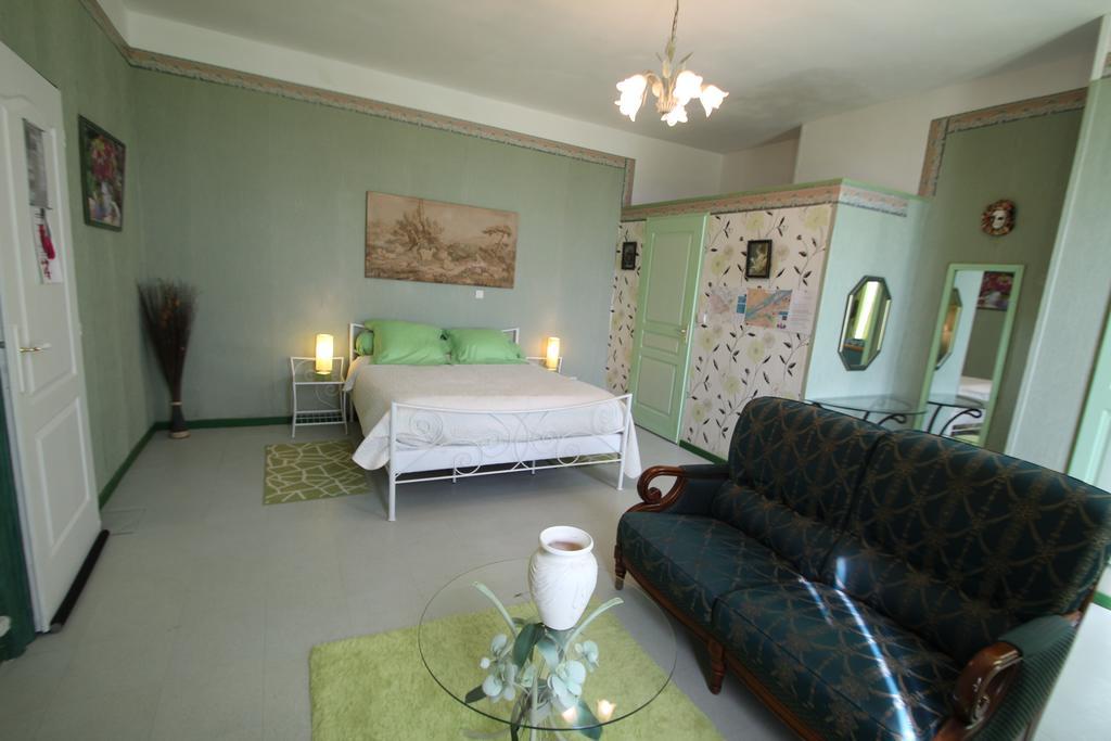 Domaine Des Roses Bed and Breakfast Vaudelnay Rum bild