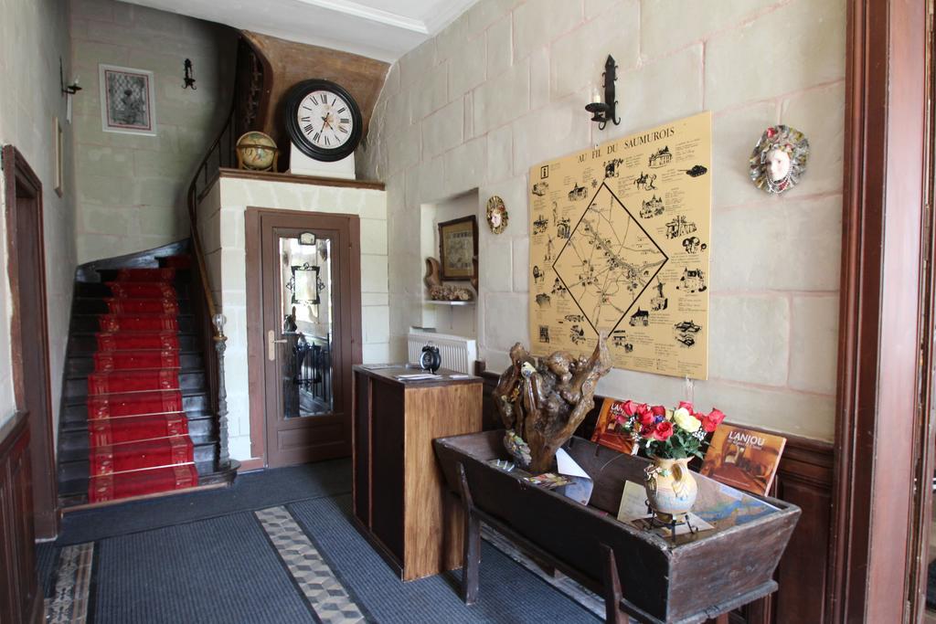 Domaine Des Roses Bed and Breakfast Vaudelnay Exteriör bild
