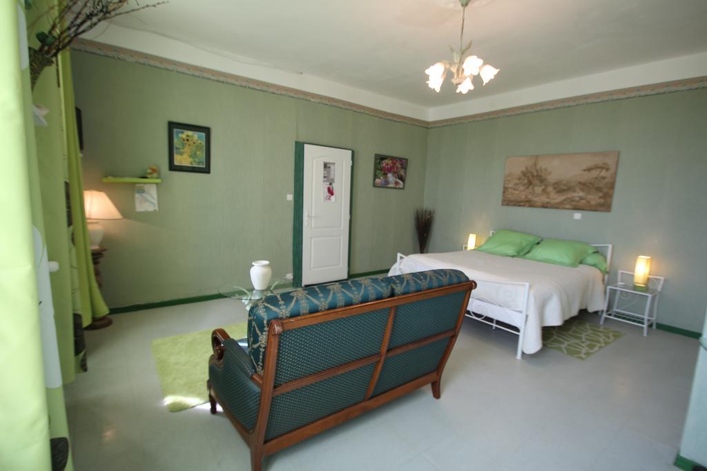 Domaine Des Roses Bed and Breakfast Vaudelnay Rum bild